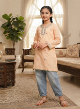 Poping girl kurti