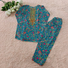 Peru girl dress
