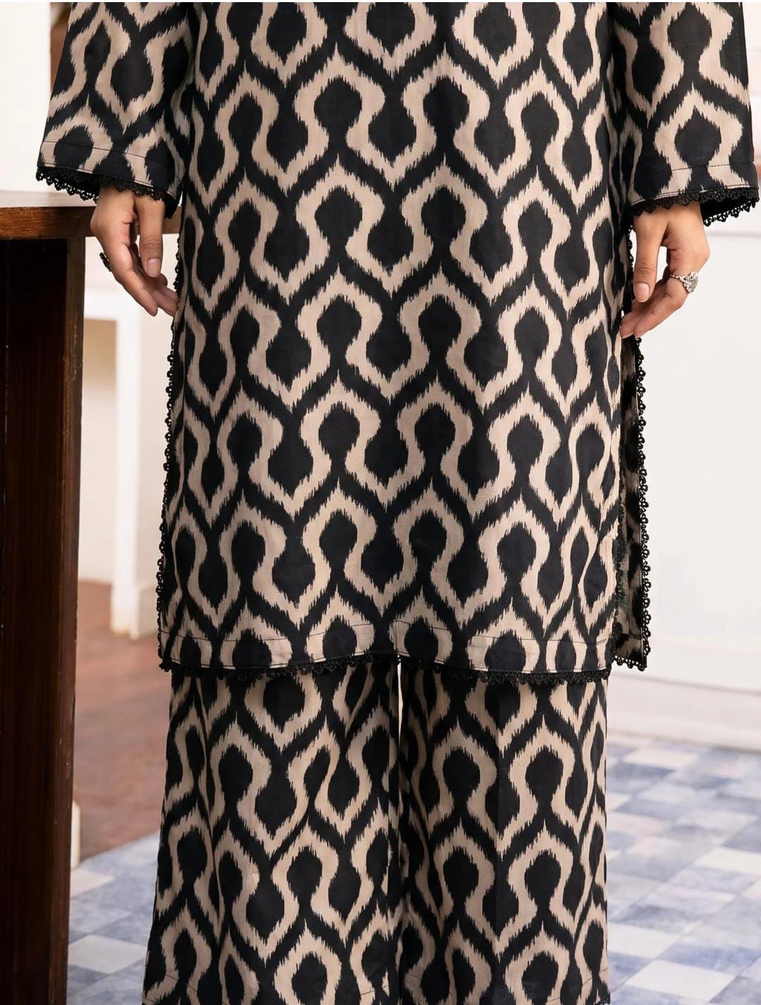 AJ-1083