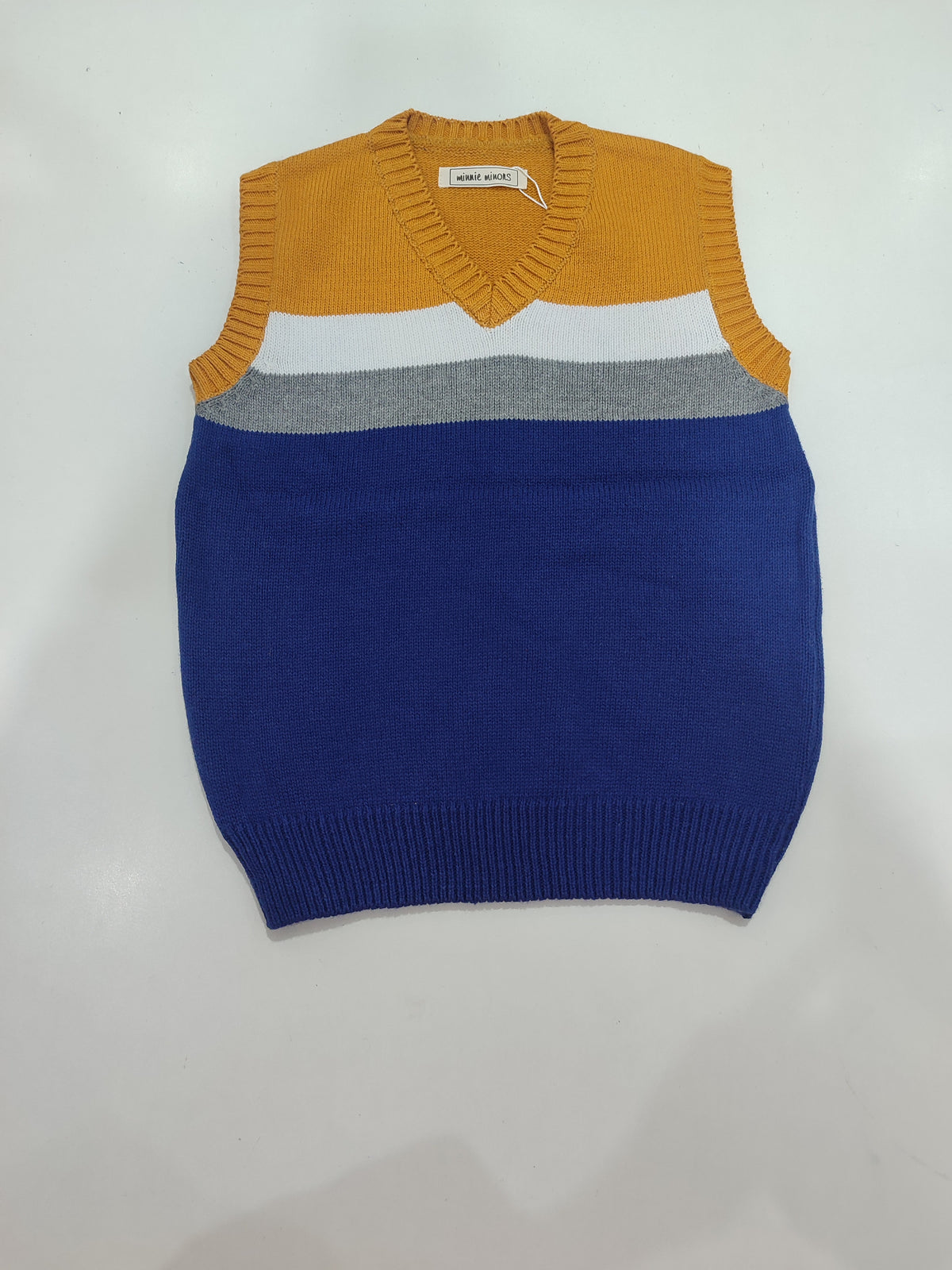 Boys sleeveless sweater(Minnie minors)