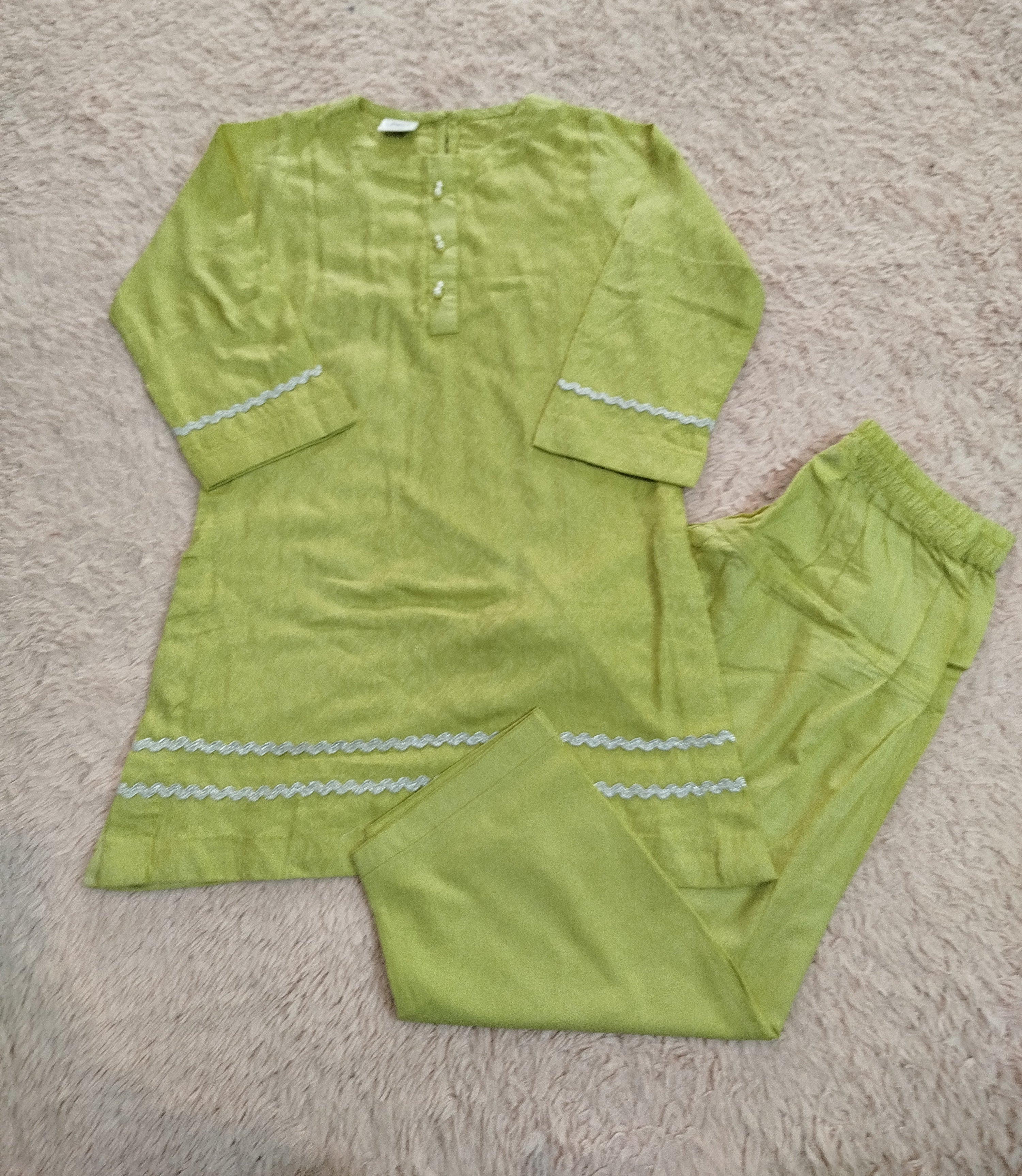 Girls dress(5-6 yrs)