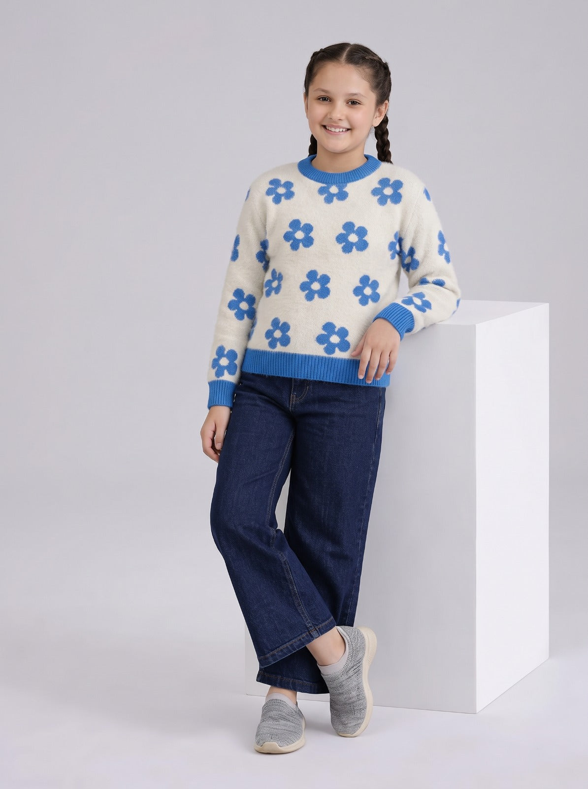 Minnie minors girls sweater