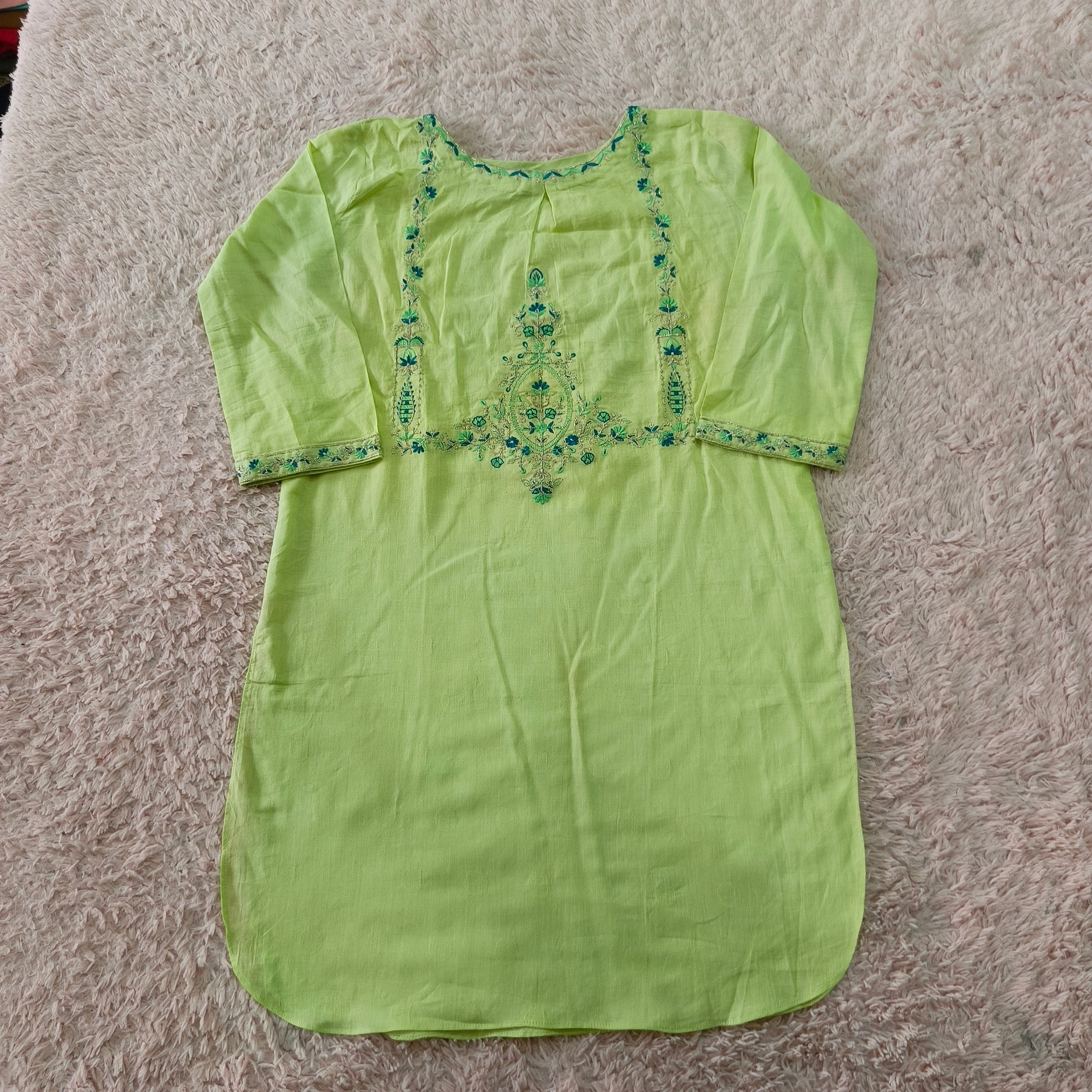 Sapphire girl kurti