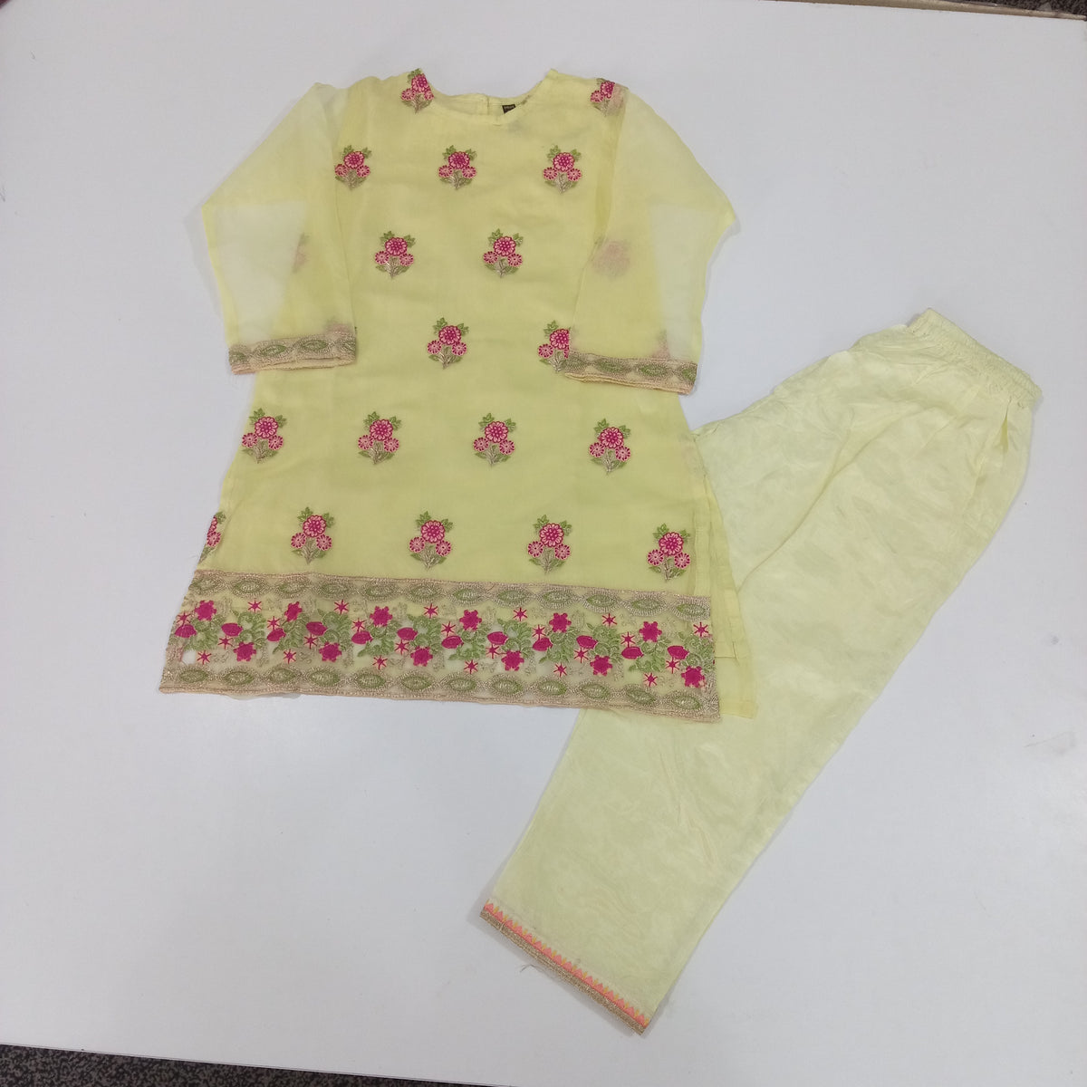Girls dress