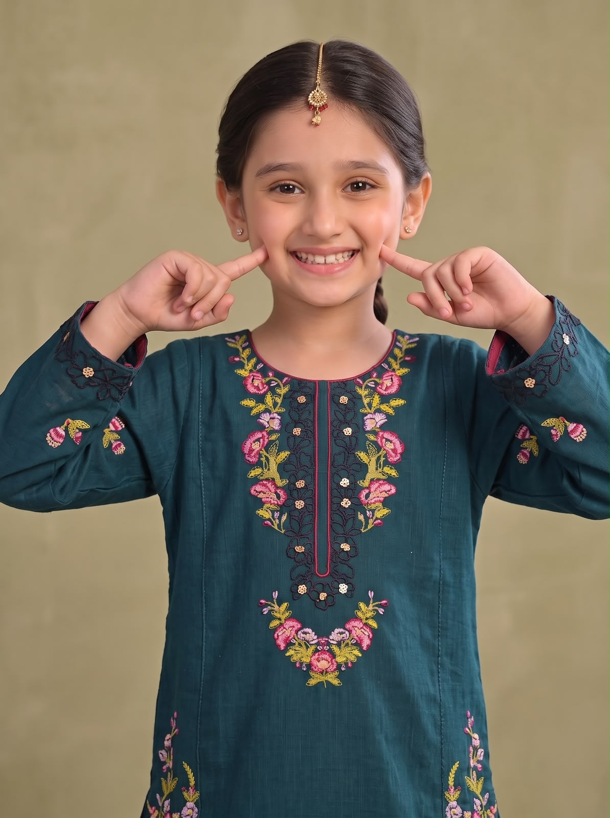 Peru girls 2pc(khaddar)