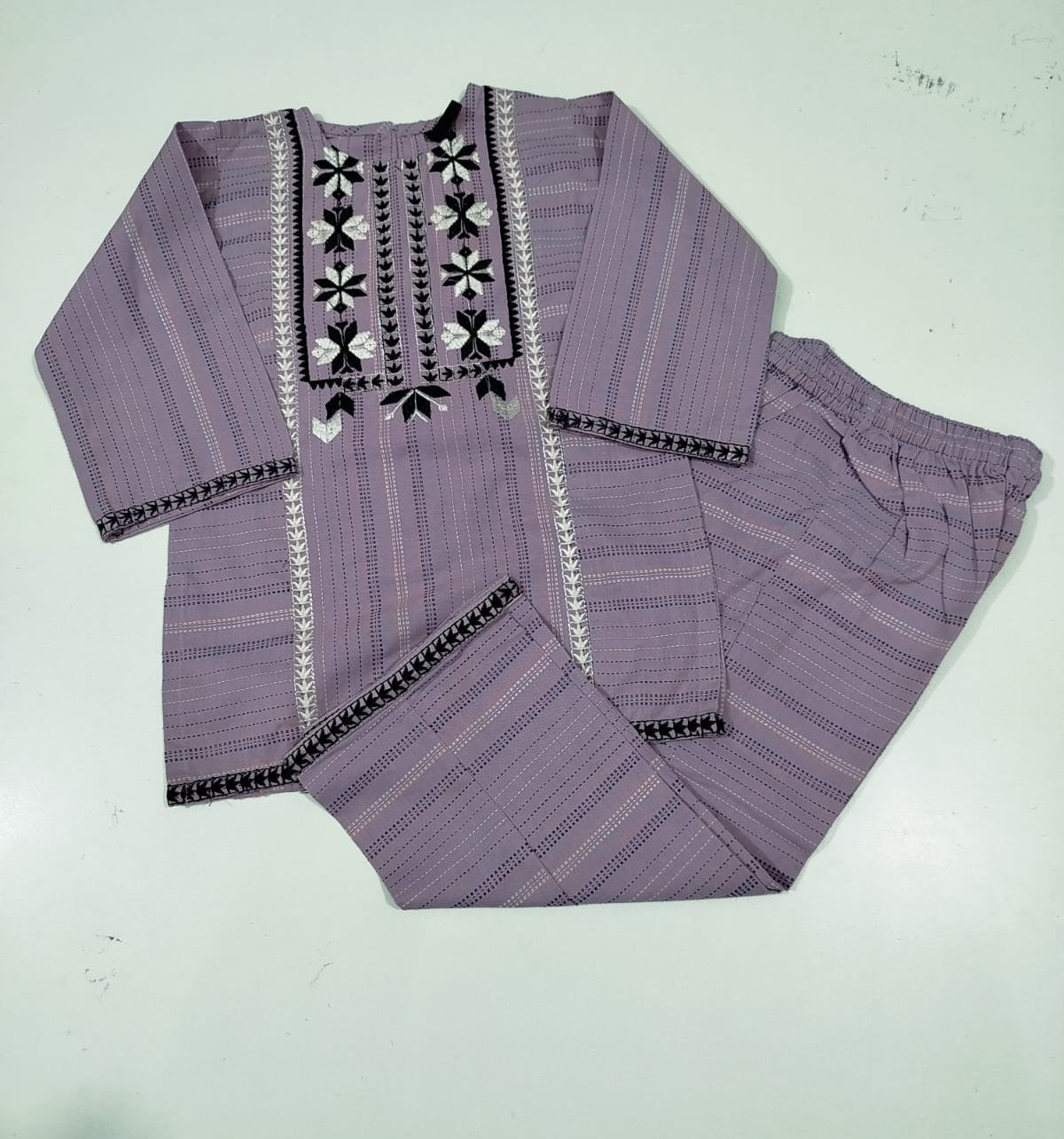 Girls dress (3-4 yrs)